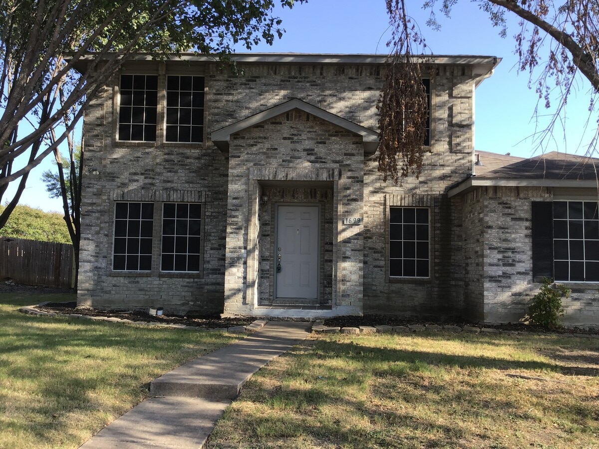 Photo - 1699 Wildrose Dr