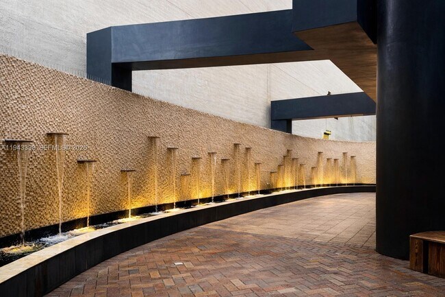 Photo - 60 SW 13th St Unidad 4201