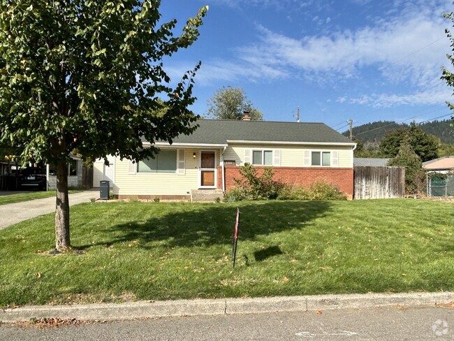 Building Photo - 1311 E Maple Ave Rental