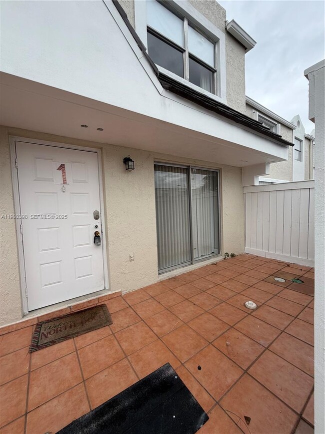 Photo - 4515 SW 68th Ct Cir