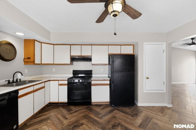 Photo - 1328 Rebecca Rd NE