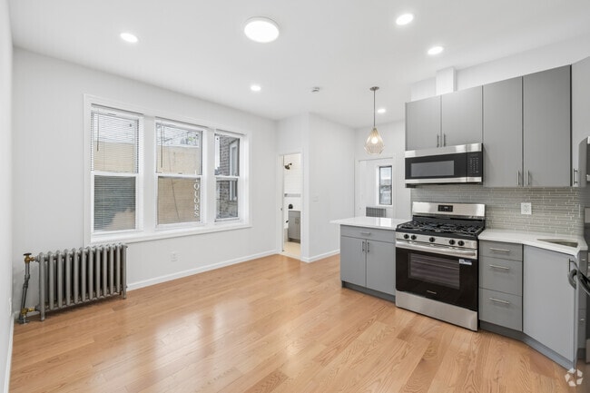 2BR, 1BA - 549SF - Kitchen/Living Room