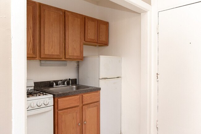 3824 N Fremont Unit 312