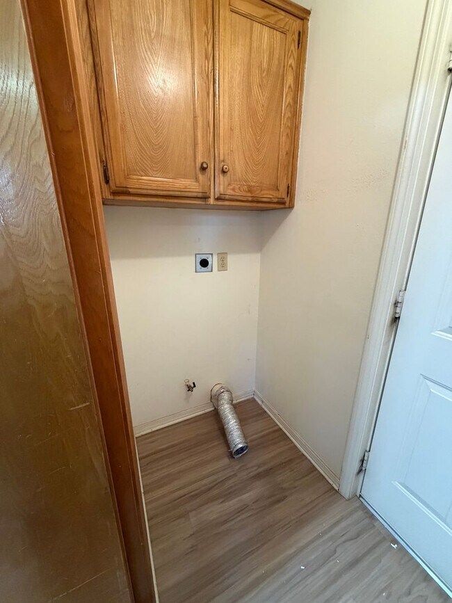 Photo - 2407 Linda Ct