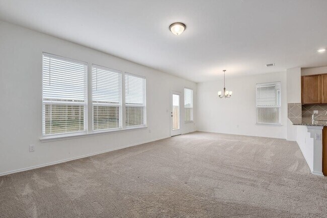 Photo - 8200 Knoxville Trl