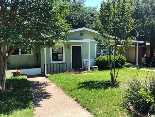 QUAINT home near TCU! - QUAINT home near TCU!