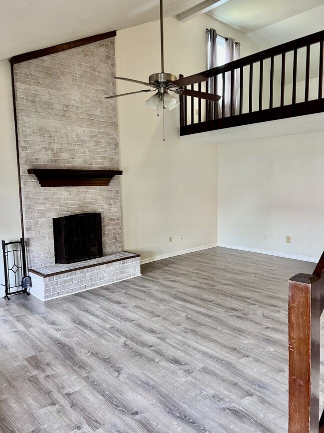 Photo - 1568 Dylan Dr