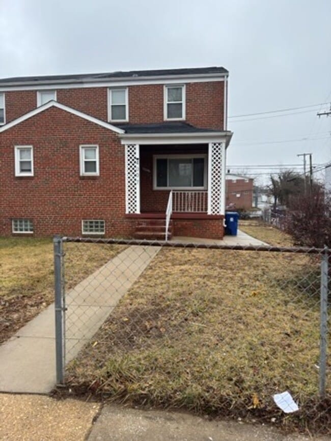 Building Photo - Charming row home in Baltimore City!