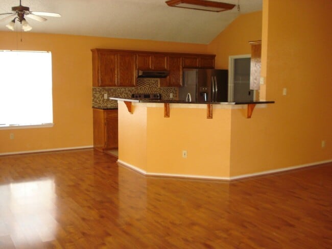 Photo - 2405 Creek Dr