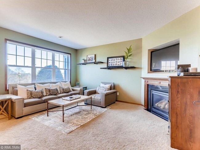 Photo - Beautiful 3 Bed/2.5 Bath Townhome in Woodbury- Community Pool! Available Now!