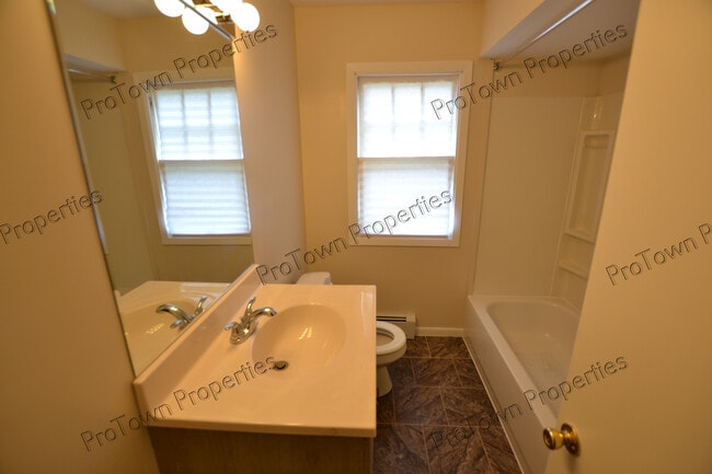 Photo - 211 Doris Ave