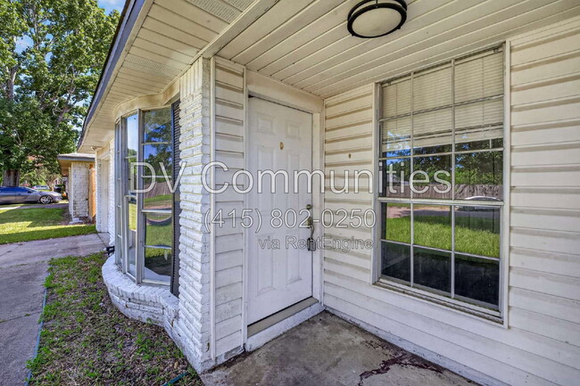 Photo - 15331 Campden Hill Rd