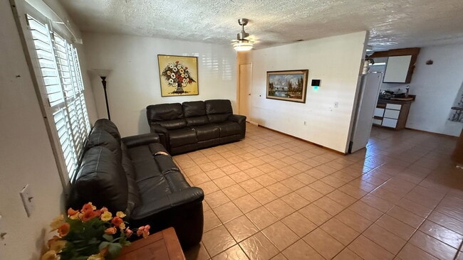 875 Wilson Ave