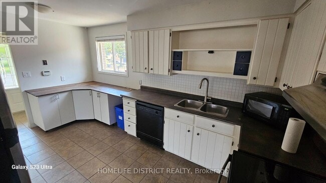 Photo - 912 Exeter St