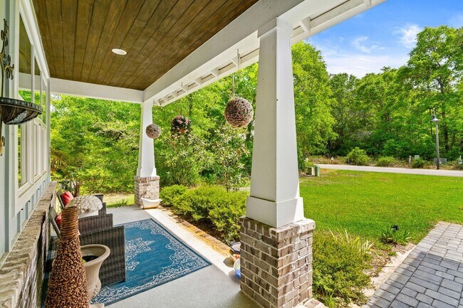 Photo - 106 Hibernate Way