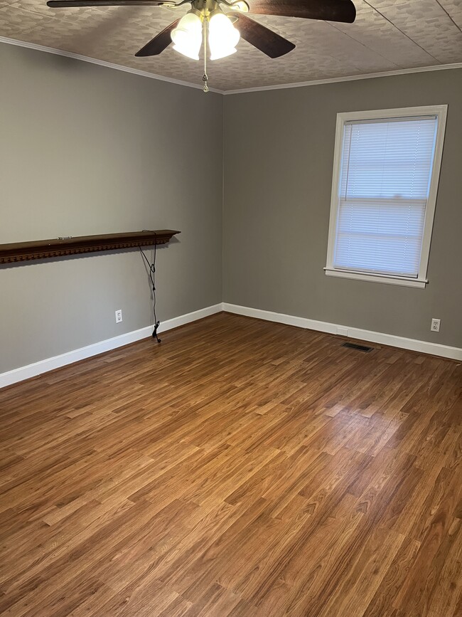 Photo - 824 Shirley Dr