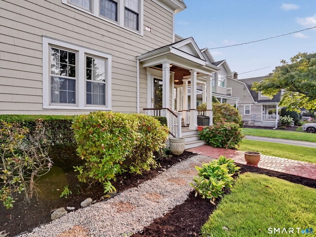 14 Roosevelt St
