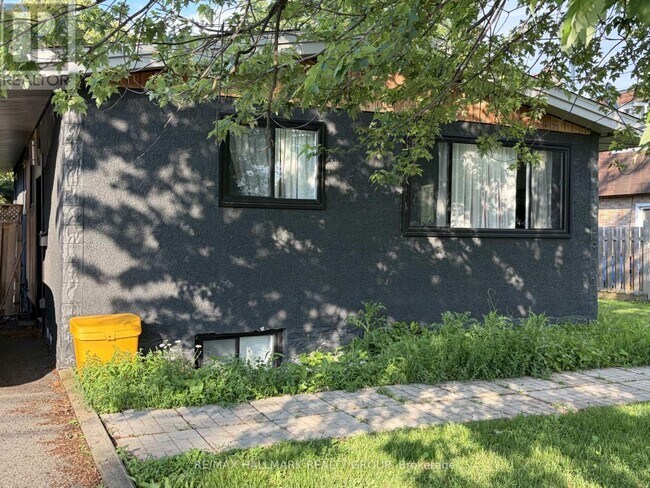 Photo - 1415 Maxime St