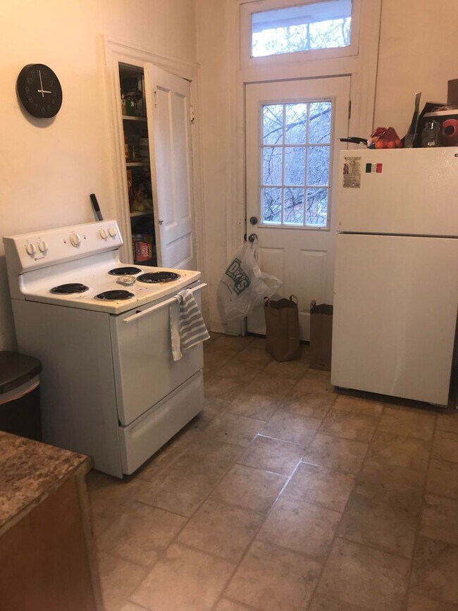 Photo - 27 Welsford St Unit 01