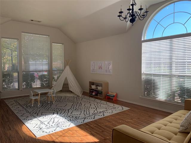 Photo - 2616 Travis Dr