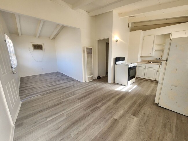 Photo - 6667 Desert Queen Ave Unidad Desert Queen 6667  A