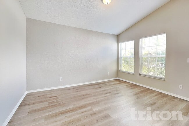 Photo - 1124 Vinetree Dr