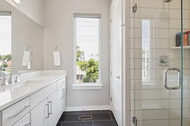 Photo - 1300 Lischey Ave