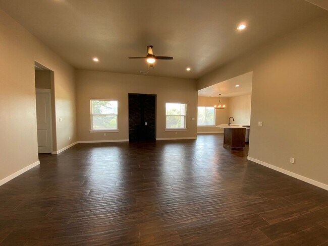 Photo - ~Beautiful Brand New Home in Sutherlin~