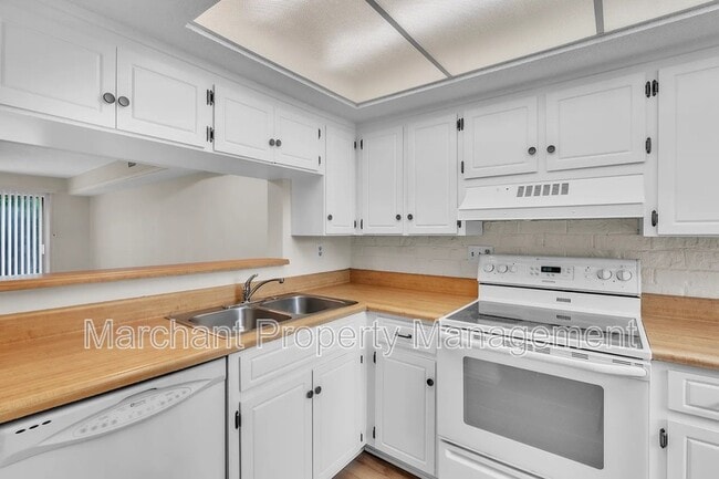 Photo - 2530 E North St Unit 11B