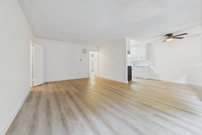 Photo - Buffalo Sherman Oaks Apartments