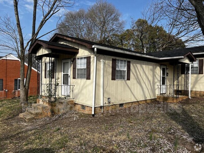 Building Photo - 208 W Chestnut St Rental