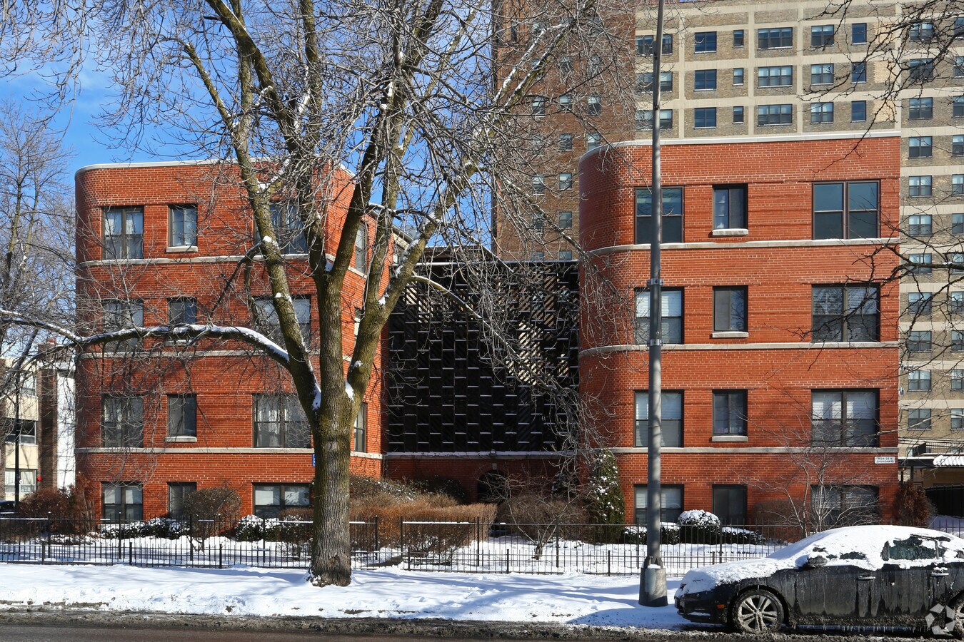 Photo - 7425 N Sheridan Rd