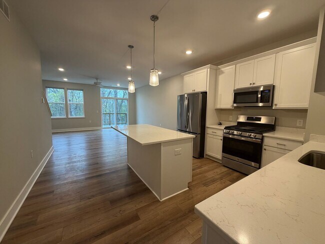 Photo - 2351 Watertown Wy Unidad 2351 Watertown Way NE #6