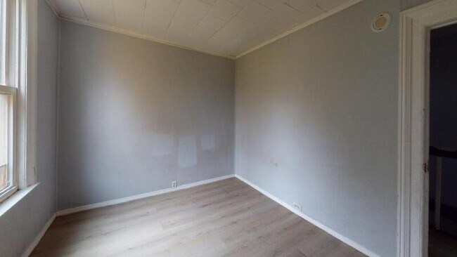 Photo - 10 Locust St