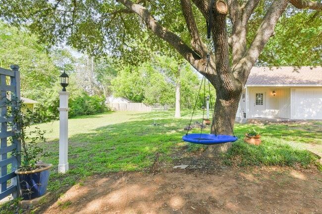 Photo - 802 S Day St