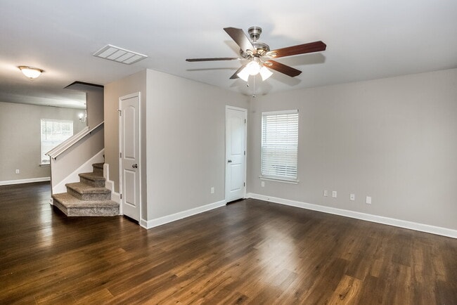 Photo - 1021 Ramsgate Dr SW