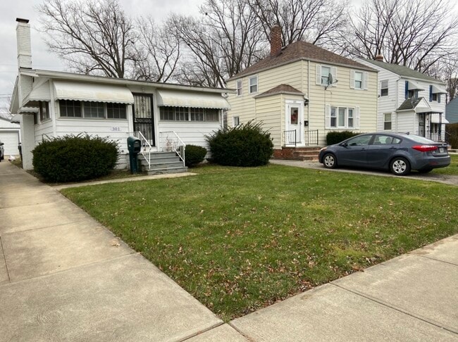Building Photo - 301 E 248th St Rental
