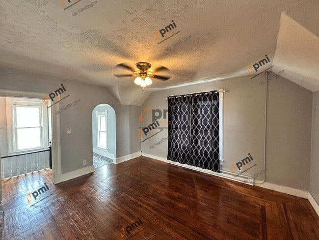 Photo - 1101 Manhattan St