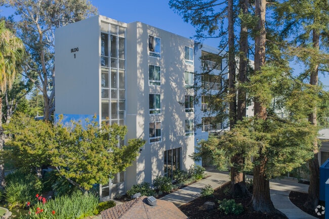 Exterior alternativo - Valley Village Retirement Community