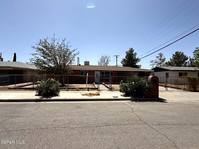 Photo - 2801 Hawick Rd House