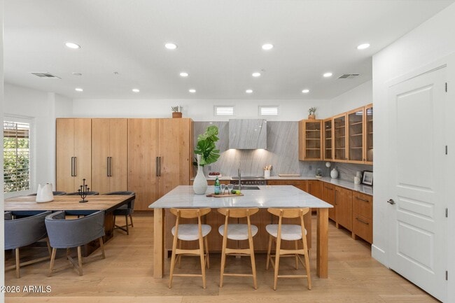 Building Photo - 7471 E Sunnyvale Dr