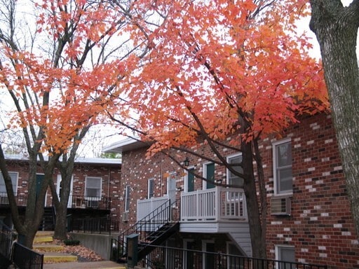 Photo - Laclede Forest Apartments