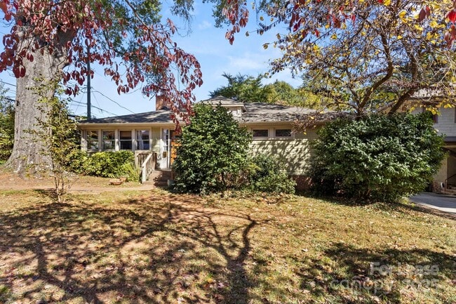 Photo - 2917 Forest Park Dr