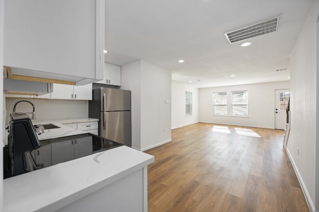 Photo - 9913 Porto Rico Rd