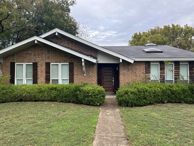 Photo - 2905 Spring Brook Dr