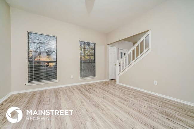 Photo - 1001 Country Ln