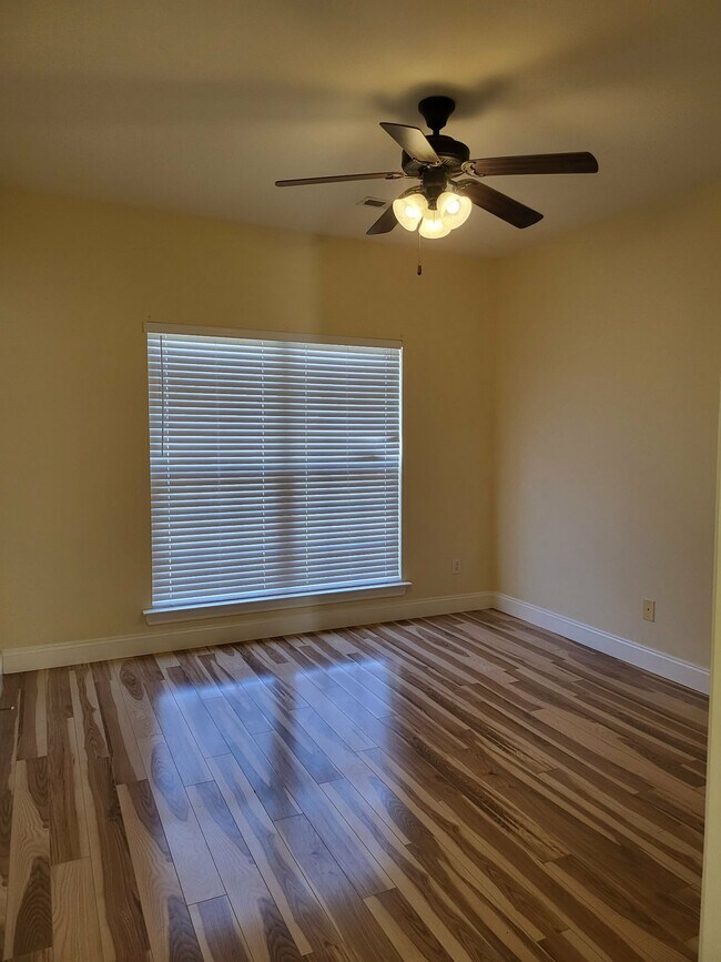 Photo - 316 Rowlette Cir