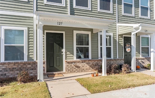 Photo - 127 Villa Ln