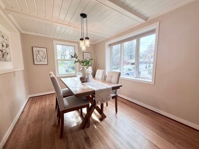 Photo - Beautiful 3B/2B First Addition Area in Lake Oswego