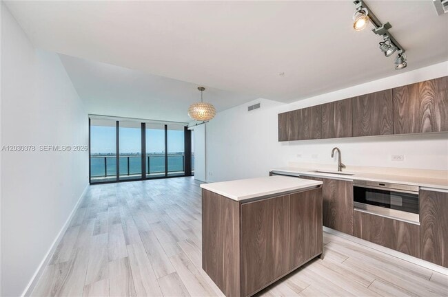 Photo - 3131 NE 7th Ave Unidad 3104